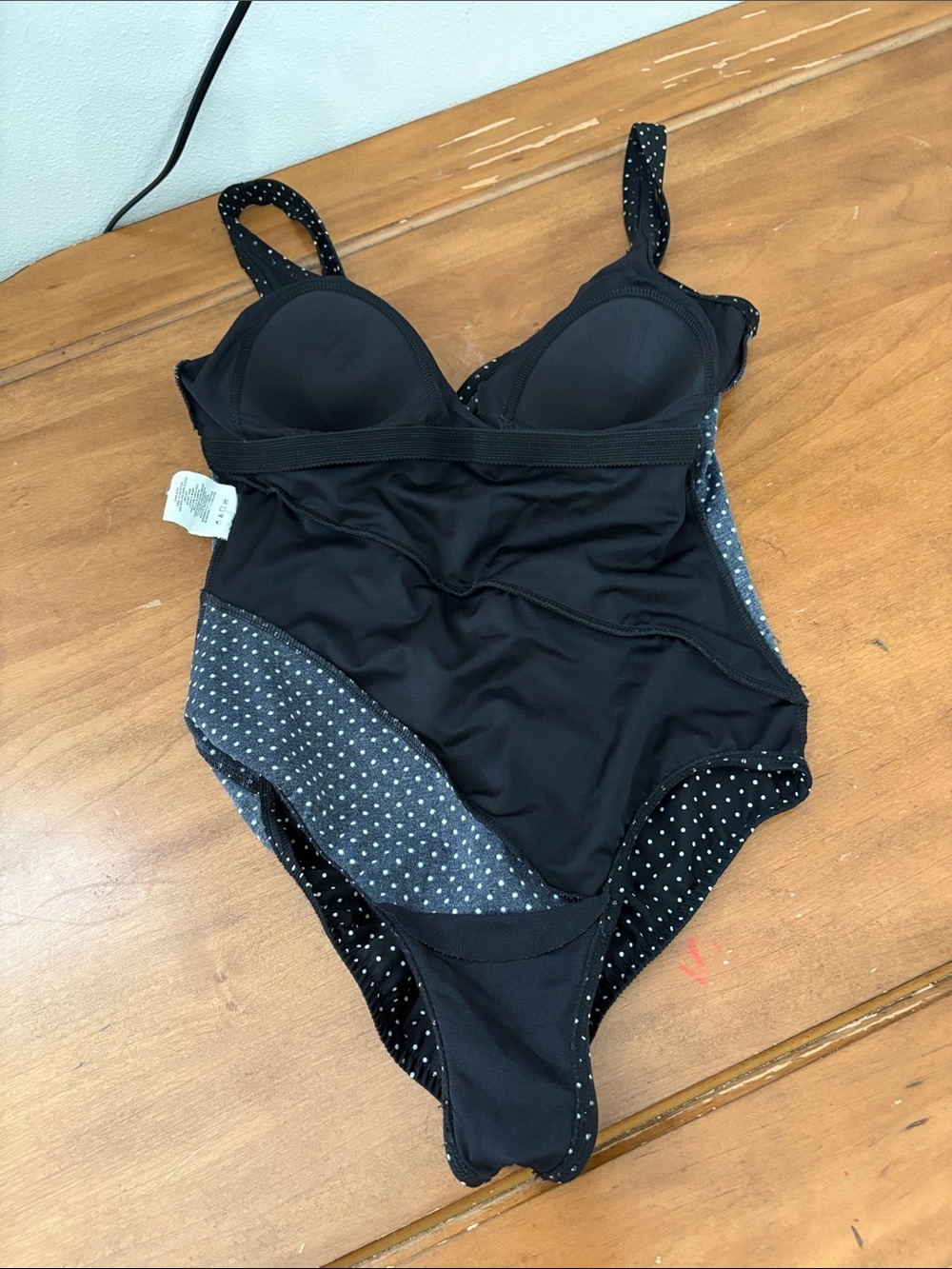 Miracle Suit Black Polka Dot Surplice Women's One Piece Swimsuit Size 12 - Picture 7 of 12
